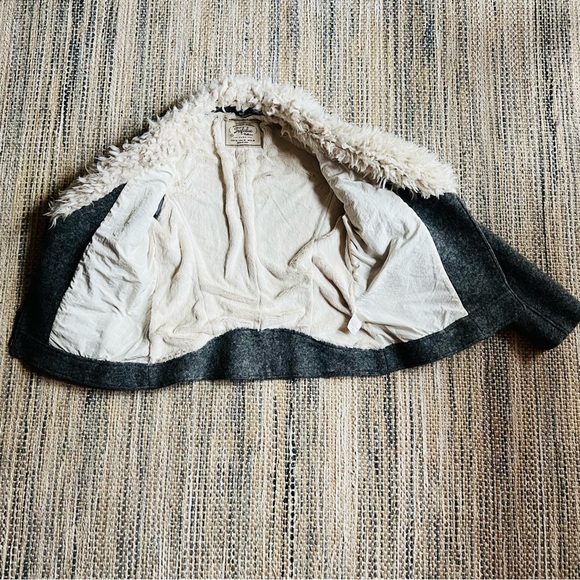 Zara Gray Teddy Jacket with Cream Faux Fur Collar - Picture 2 of 11